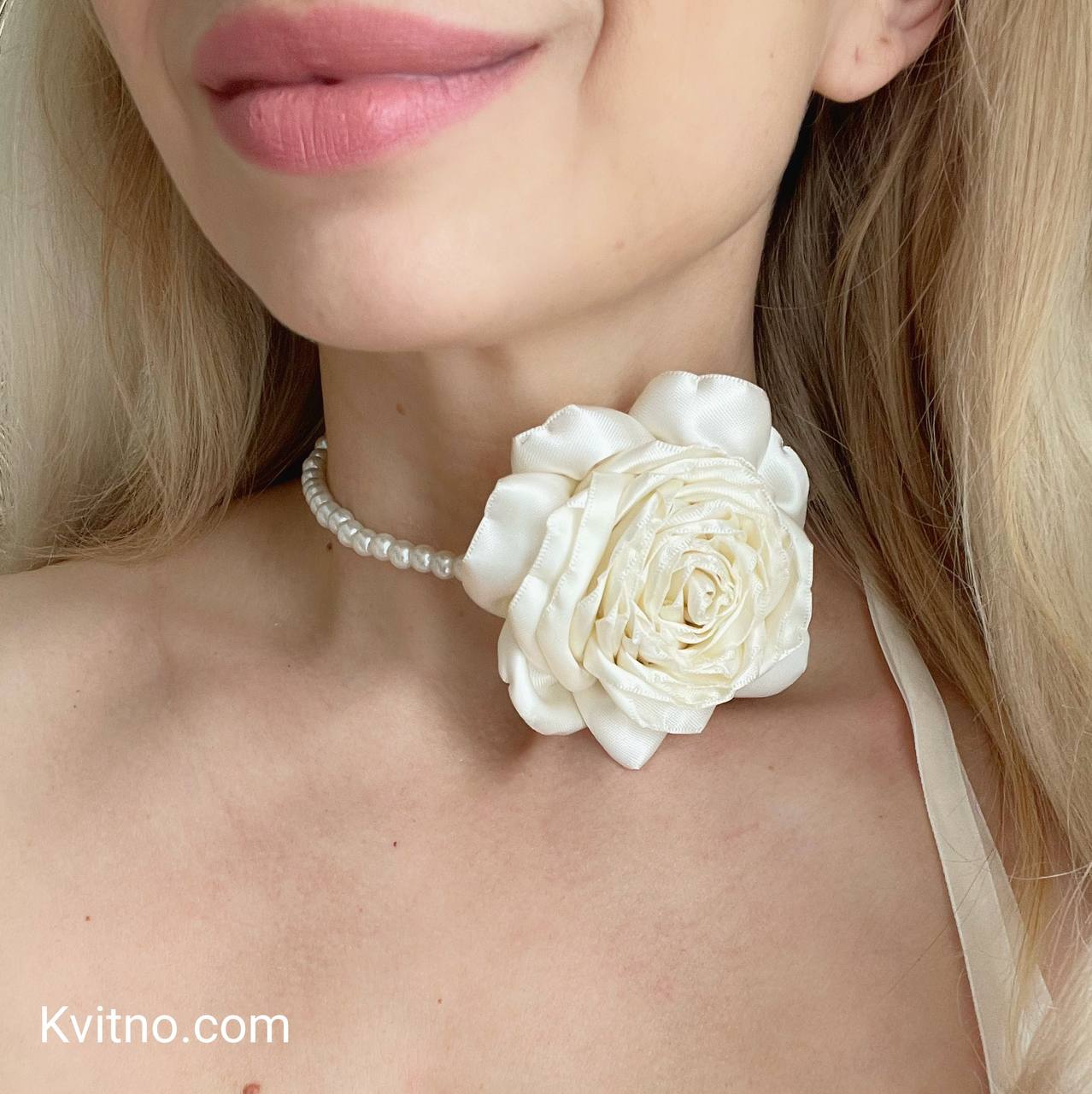 Ivory Elegant Faux Pearl Flower Choker Necklace - Realistic Rose - The Perfect Bridal Accessory for Weddings and Formal Events