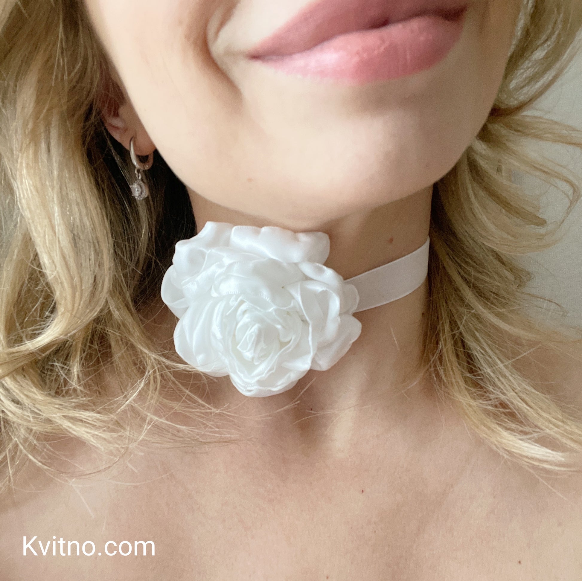 White Flower Choker Necklace - Elegant Bridal Accessory