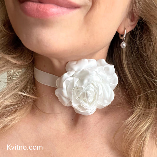 White Flower Choker Necklace - Elegant Bridal Accessory